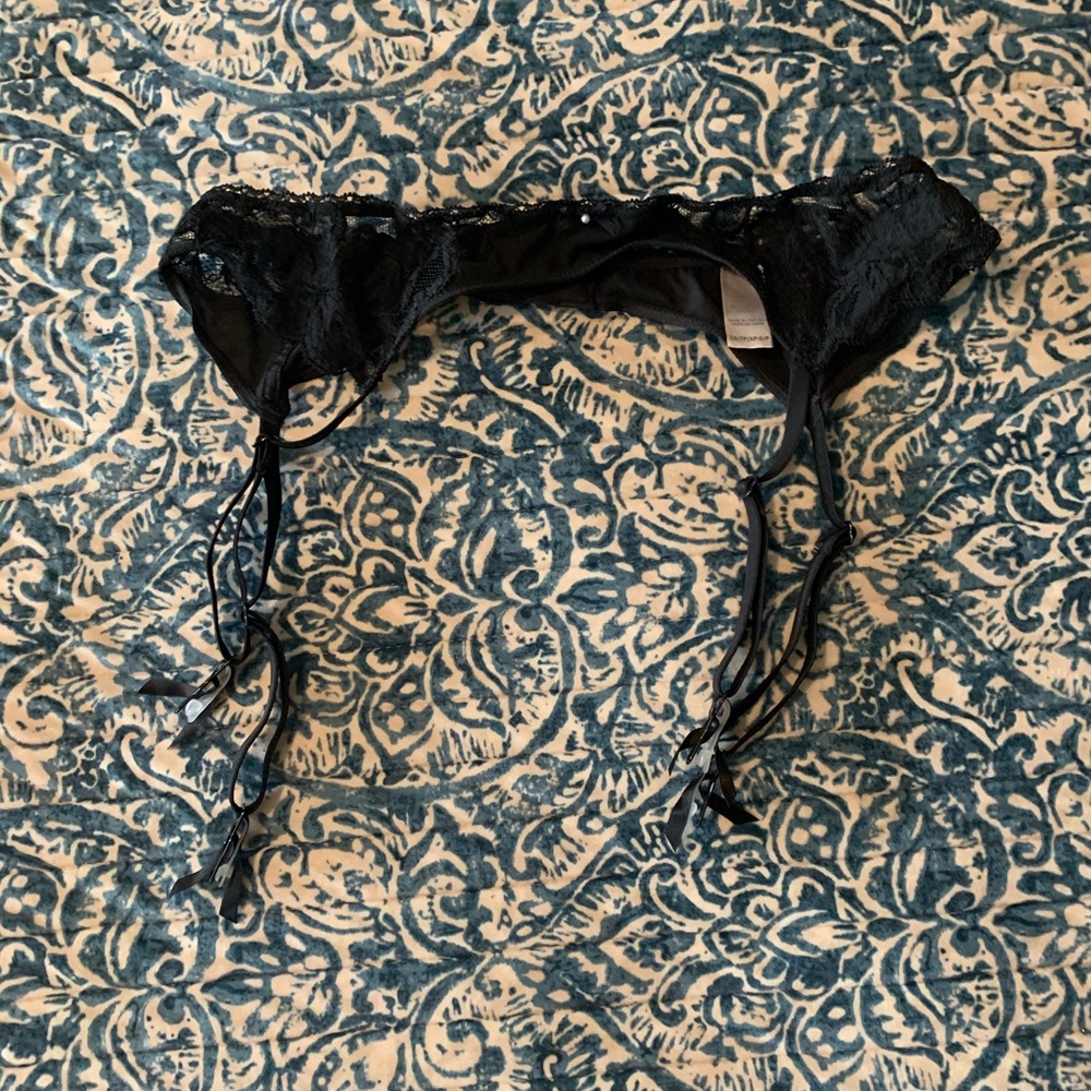 Victoria’s Secret waist garter belt